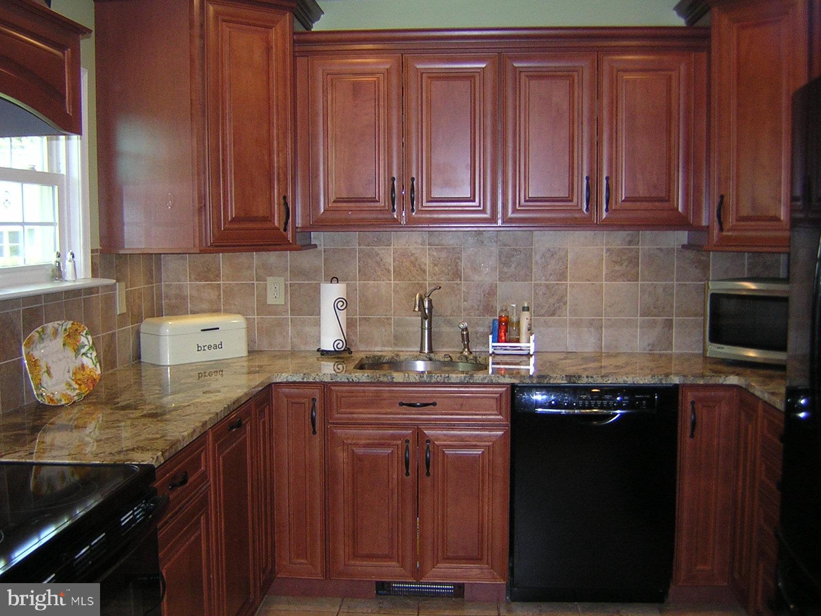 57 Towpath Road Levittown, PA 19056 - Photo 8 of 35 Kitchen
