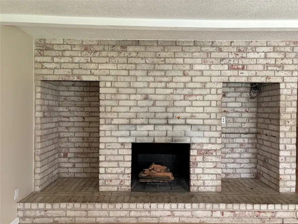 $2,200 | 16610 Forest Bend Avenue, Friendswood, TX 77546