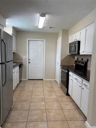 $2,200 | 16610 Forest Bend Avenue, Friendswood, TX 77546