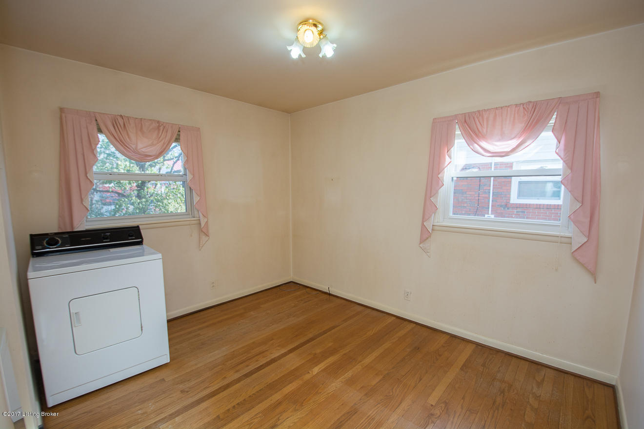 3739 Rouge Way Louisville, KY 40218 - Photo 25 of 40 Bedroom 3/Laundry