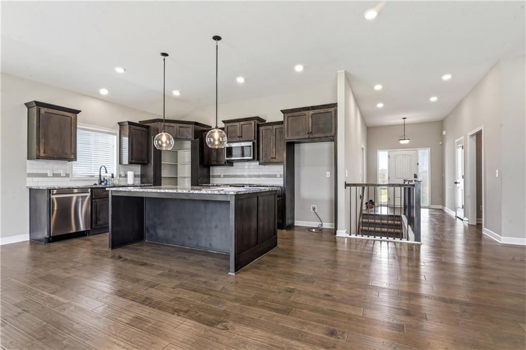 1829 Northeast Riley Drive Lee's Summit, MO 64086 - Photo 4 of 46