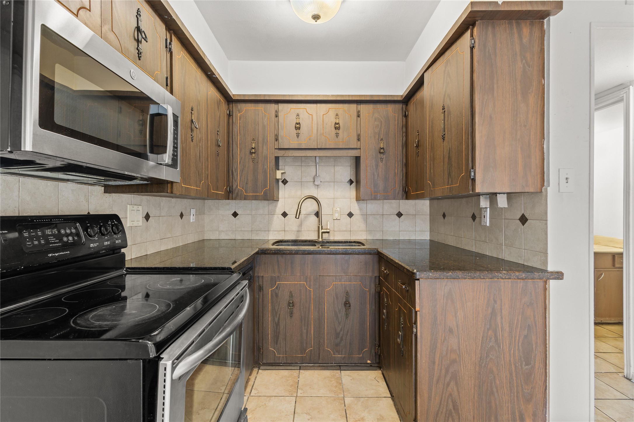 8238 Fondren Road, Unit 8238 Houston, TX 77074 - Photo 9 of 28 Kitchen