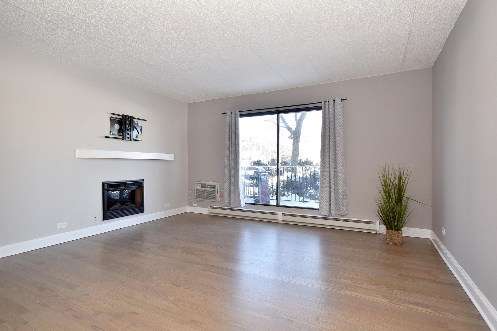 9701 North Dee Road, Unit 1A Niles, IL 60714 - Photo 13 of 25