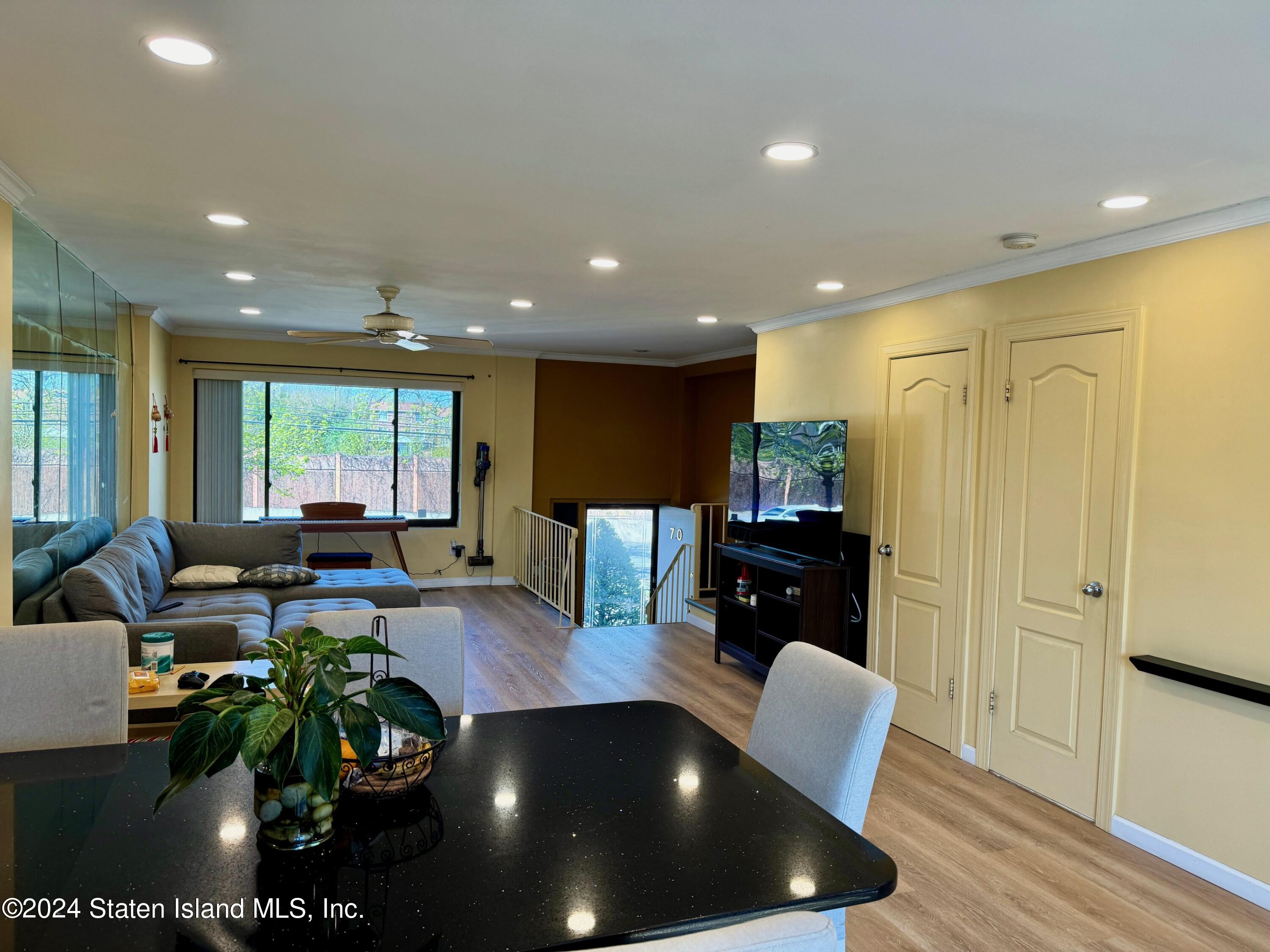 70 Narrows Road South, Unit 2 Staten Island, NY 10305 - Photo 4 of 29 09