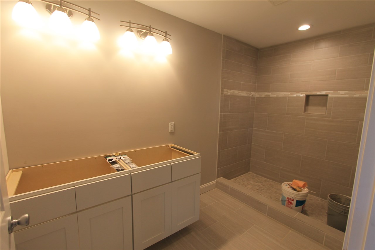 855 Battlefield Road Fort Defiance, VA 24437 - Photo 18 of 29 a bathroom with a bathtub and shower