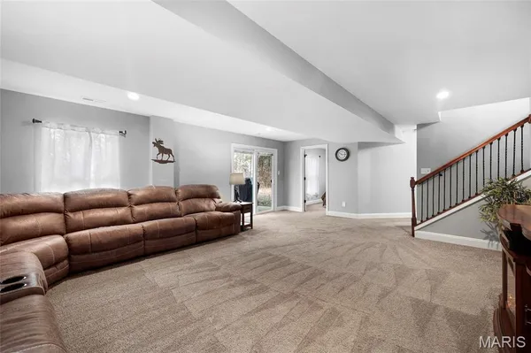 $425,000 | 3085 Flucom Road, De Soto, MO 63020