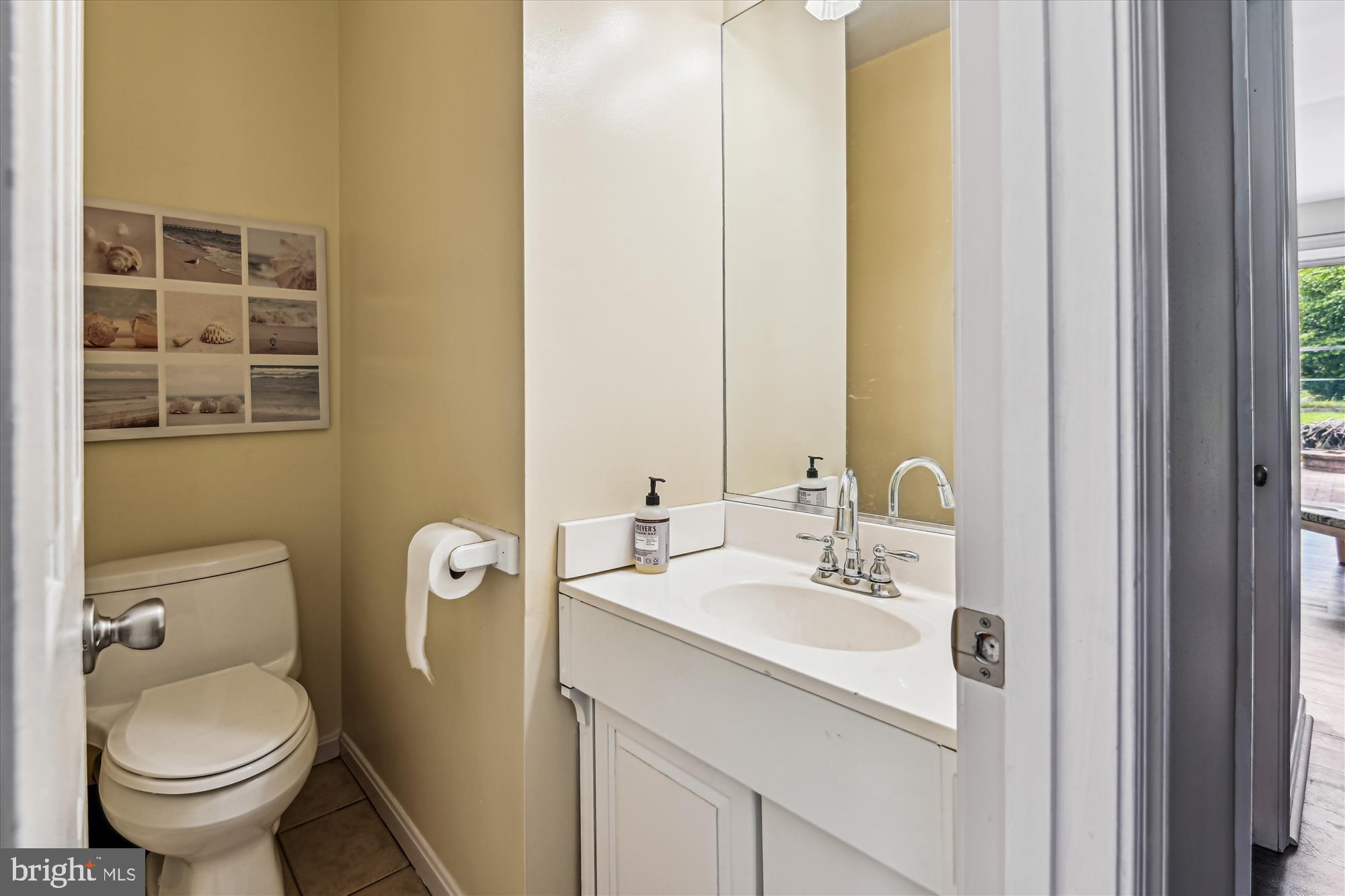 4012 Ramsey Drive Edgewater, MD 21037 - Photo 39 of 77 Powder Room