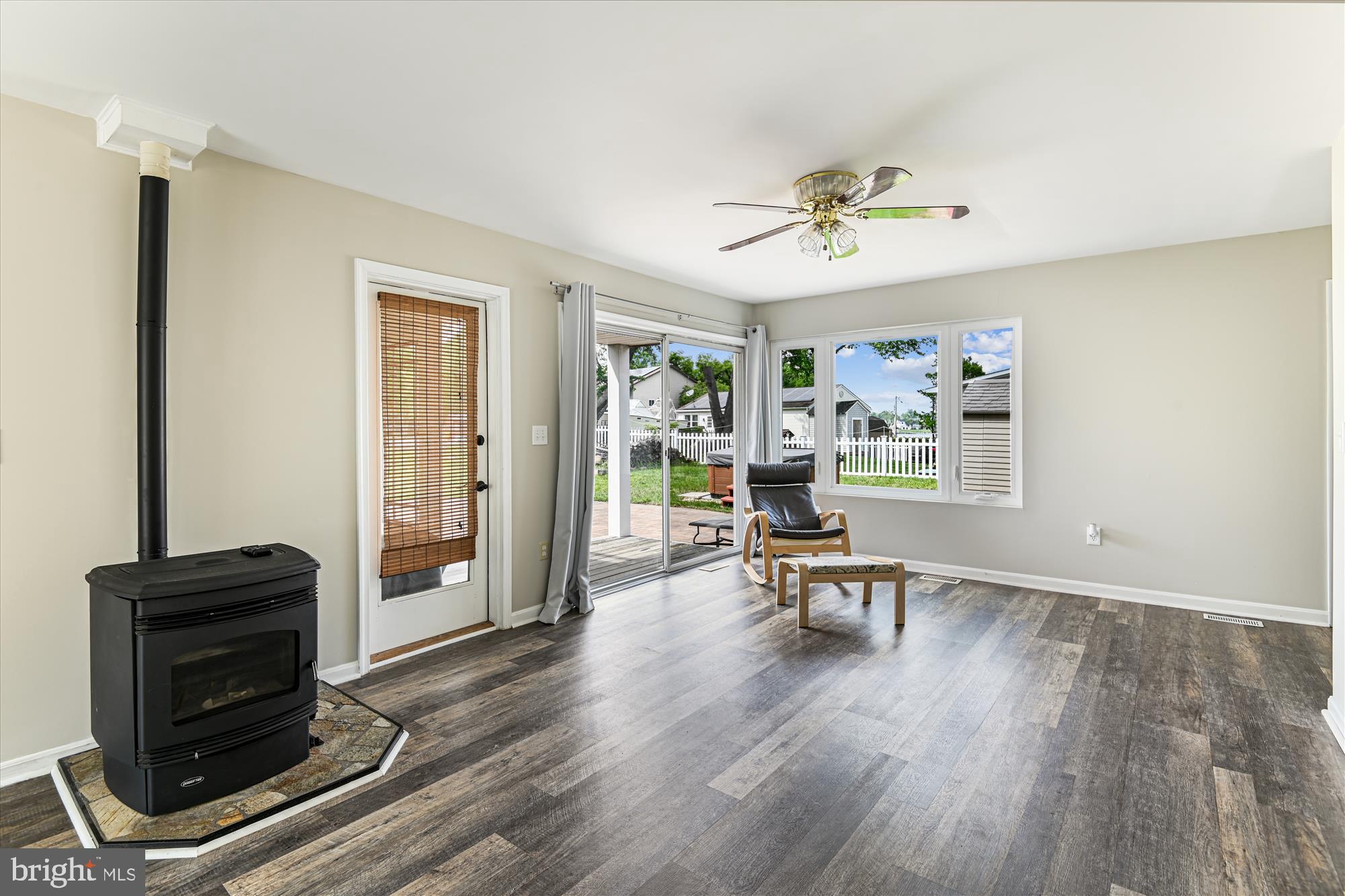 4012 Ramsey Drive Edgewater, MD 21037 - Photo 4 of 77 a living room with furniture a ceiling fan and a window