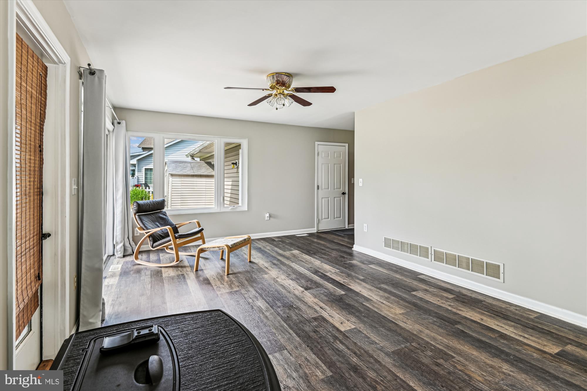 4012 Ramsey Drive Edgewater, MD 21037 - Photo 5 of 77 Living Room