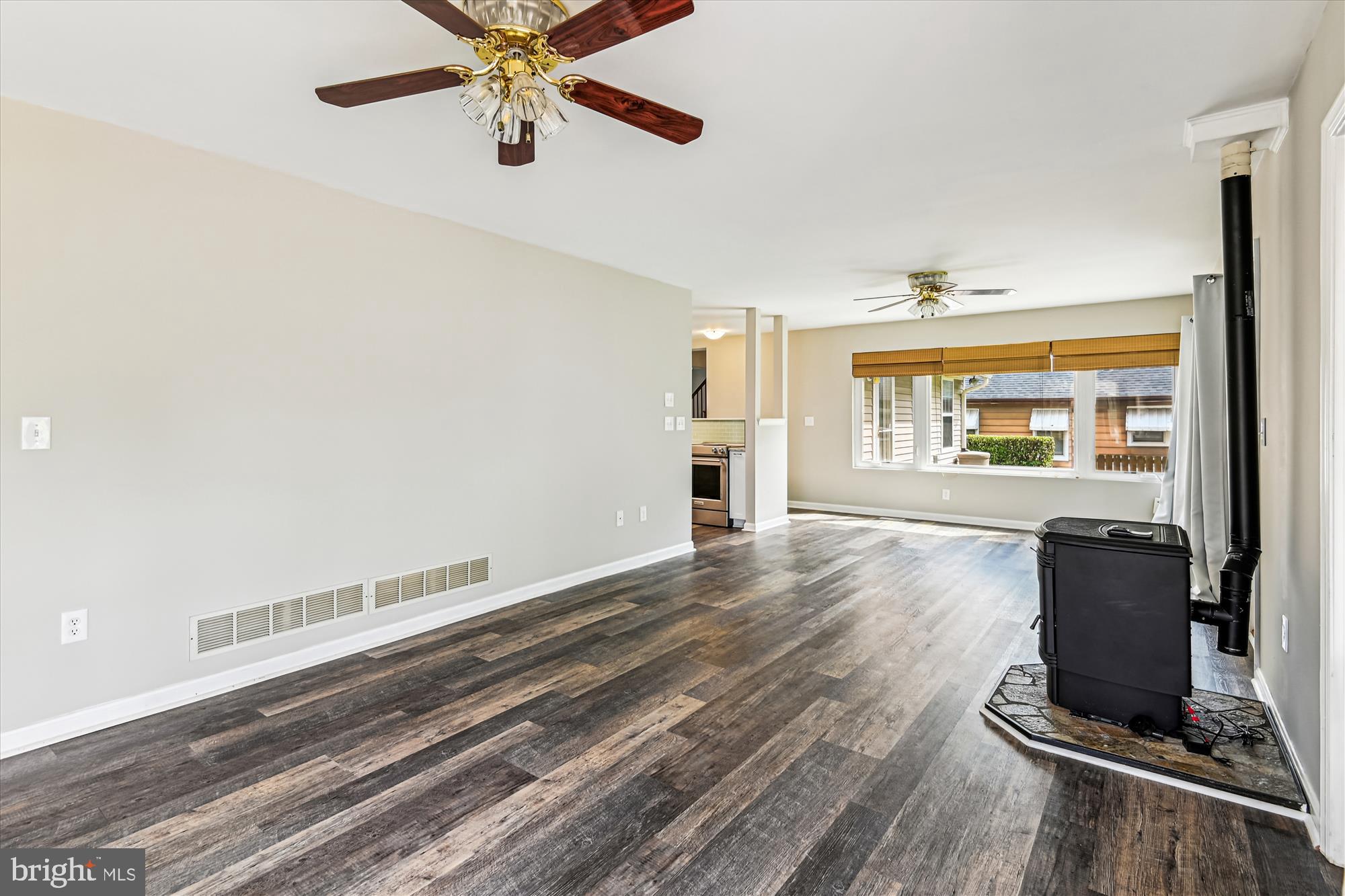 4012 Ramsey Drive Edgewater, MD 21037 - Photo 6 of 77 Living Room