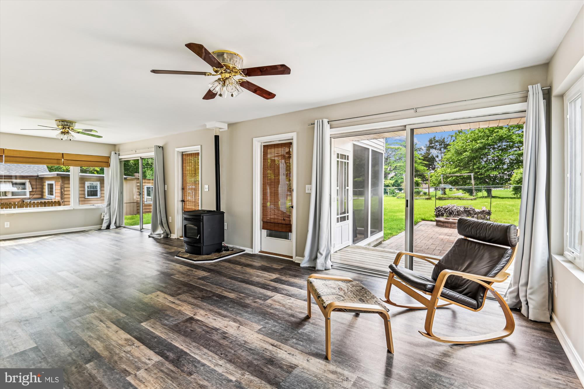 4012 Ramsey Drive Edgewater, MD 21037 - Photo 7 of 77 a living room with furniture and a window