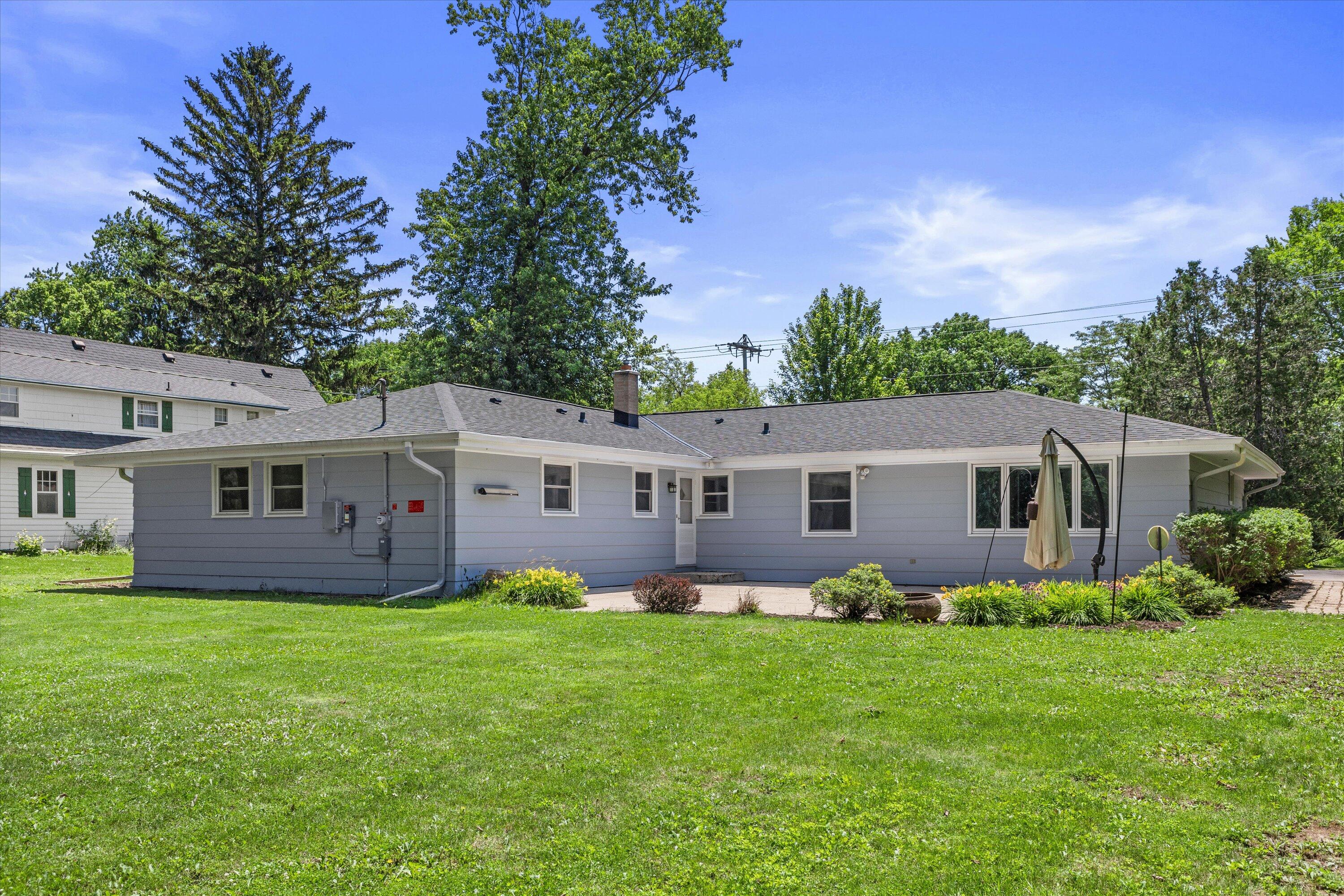 800 East Dean Road Fox Point, WI 53217 - Photo 17 of 35 50-LUKE9495