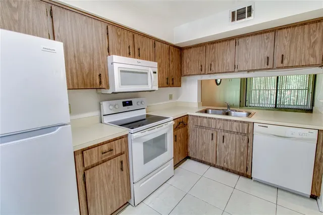 $1,295 | 3293 Westridge Boulevard, Unit 203, Orlando, FL 32822