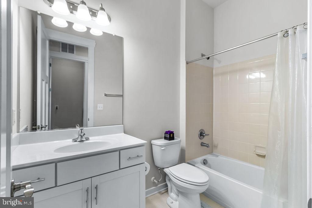 2806 Water Strider Way Odenton, MD 21113 - Photo 20 of 63 Full hall bath