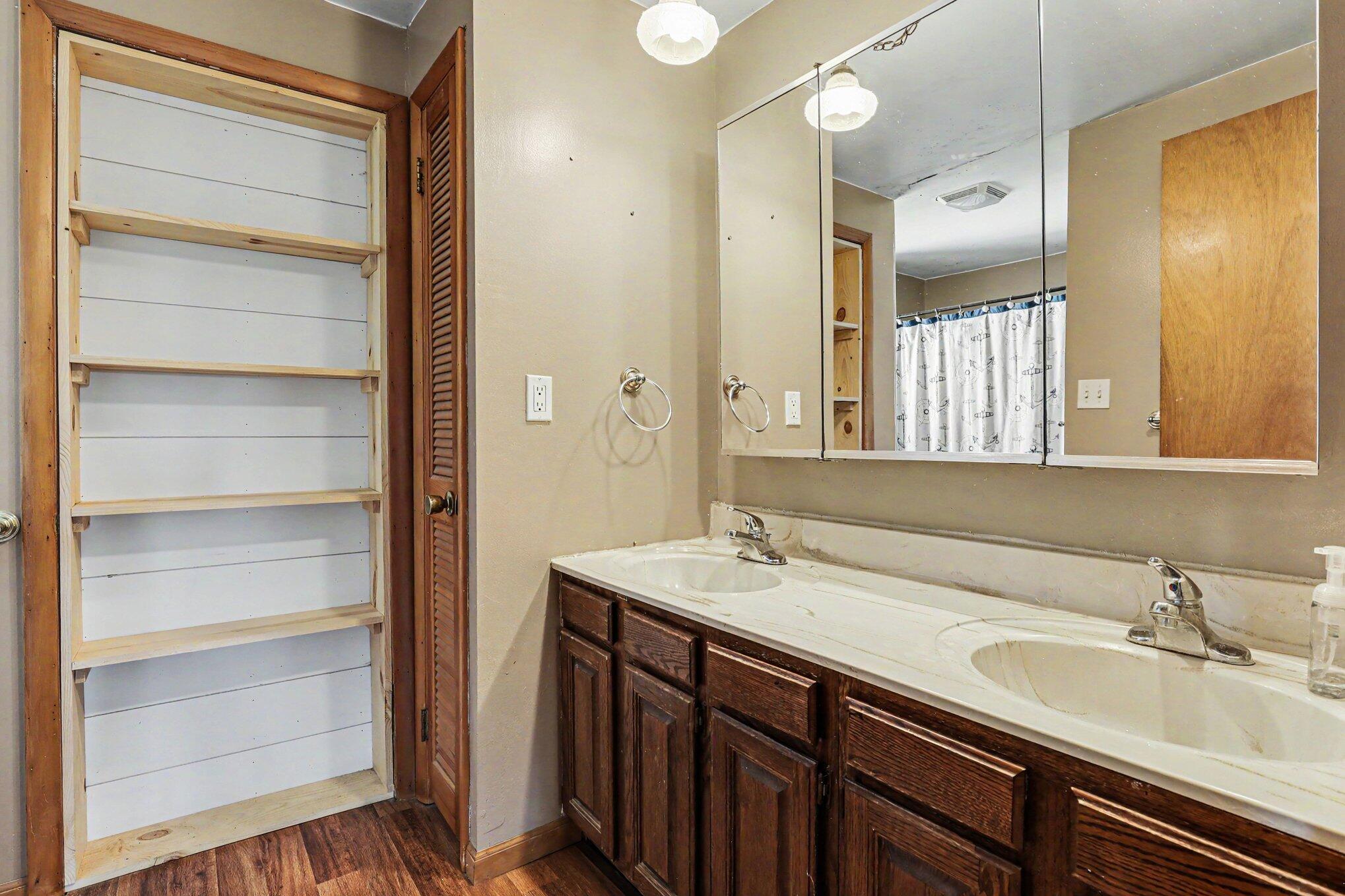 3304 South Greenville Road Greenville, MI 48838 - Photo 20 of 31 Main Bathroom
