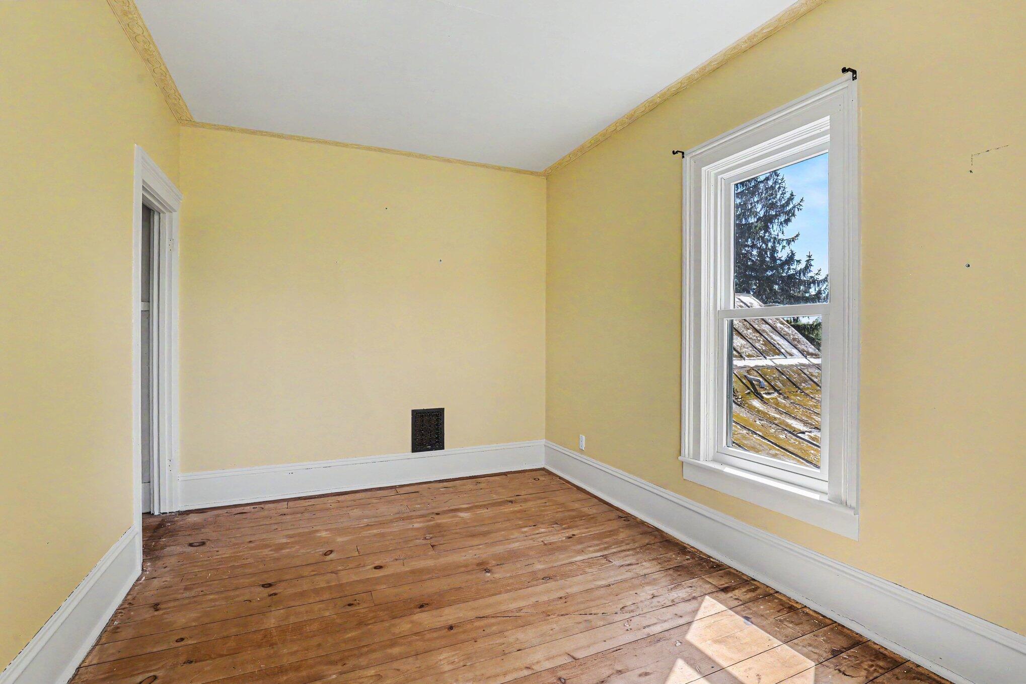 3304 South Greenville Road Greenville, MI 48838 - Photo 23 of 31 Upstairs