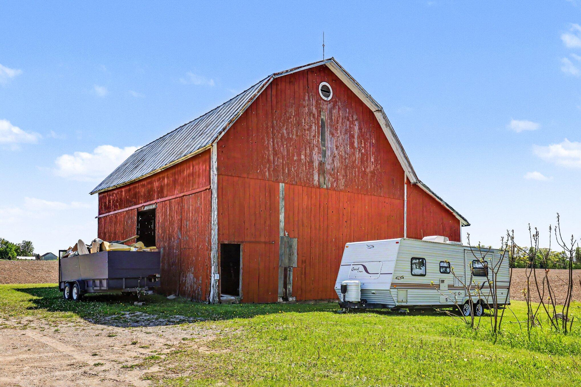 3304 South Greenville Road Greenville, MI 48838 - Photo 5 of 31 Barn