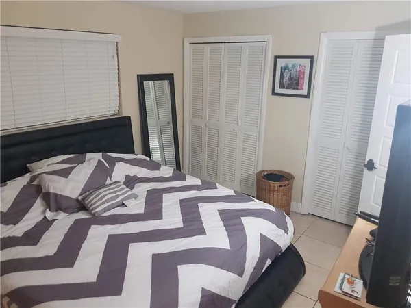 $2,000 | 2210 Taylor Street, Unit 207, Hollywood, FL 33020