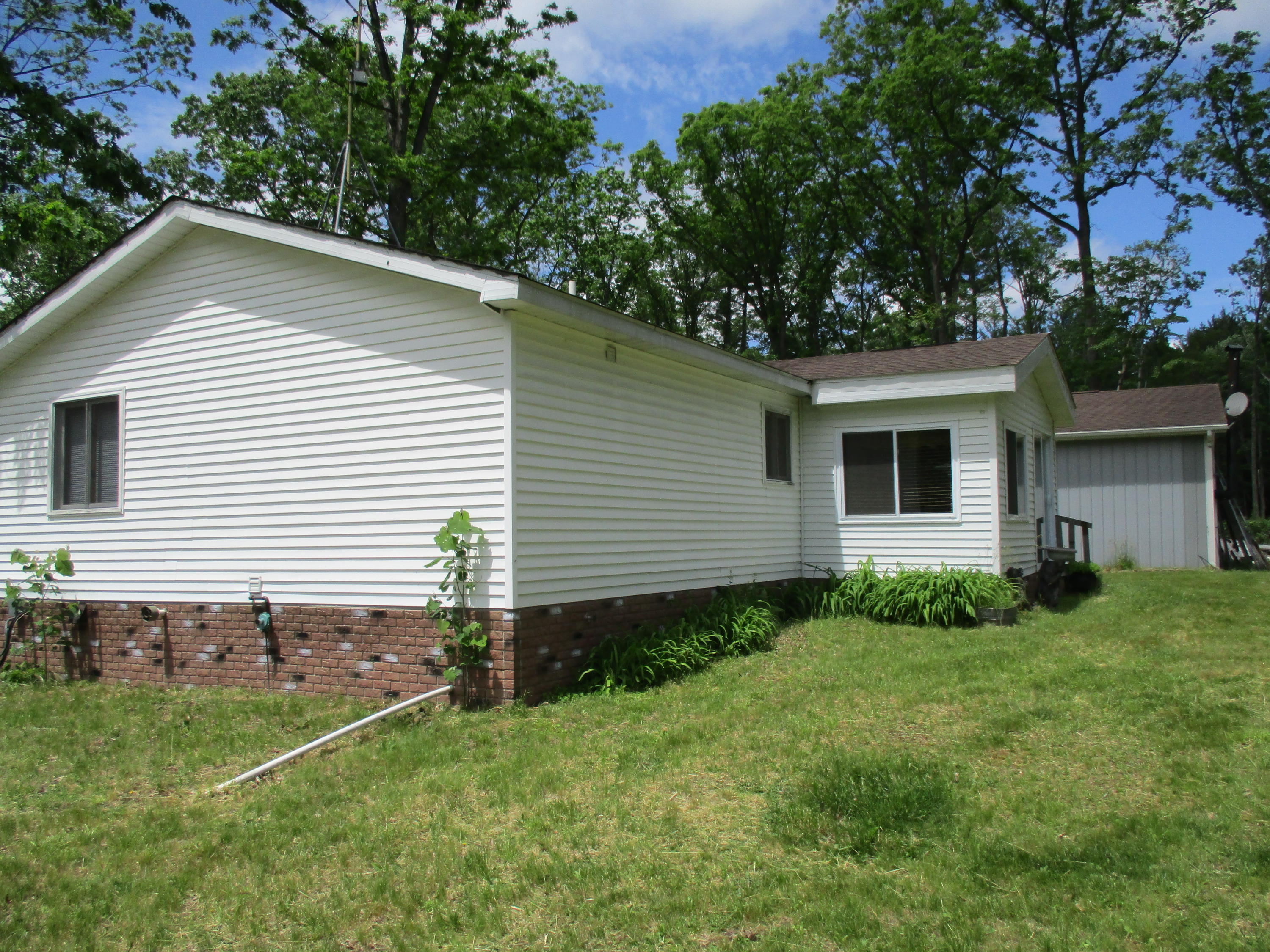 11927 Branwell Road Roscommon, MI 48653 - Photo 5 of 35 Gallery Image 5