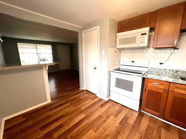 $1,200 | 9406 Eastfield Road, Unit C, Thonotosassa, FL 33592