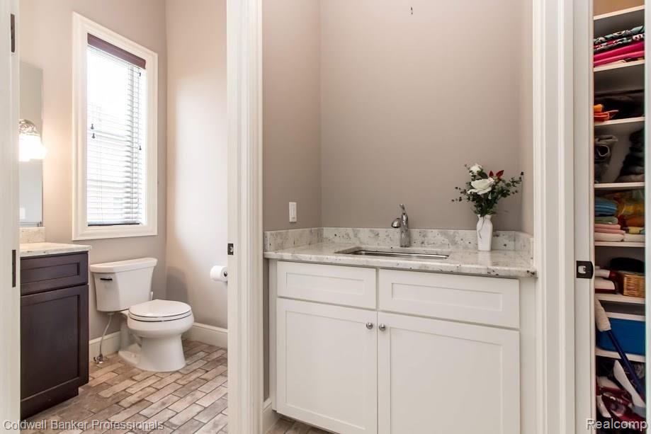 3589 Strathcona Drive Rochester, MI 48309 - Photo 24 of 57 3589 Strathcona (24 of 59).jpg
