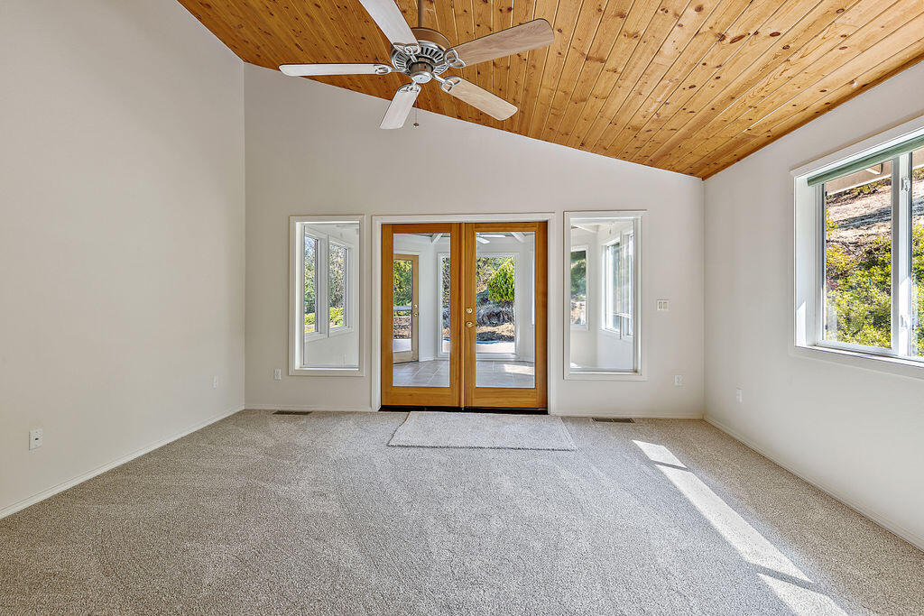 4096 North Roxy Drive Medford, OR 97504 - Photo 25 of 62 22