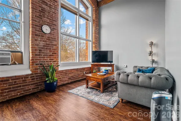 $190,000 | 201 South Hoskins Road, Unit 230, Charlotte, NC 28208