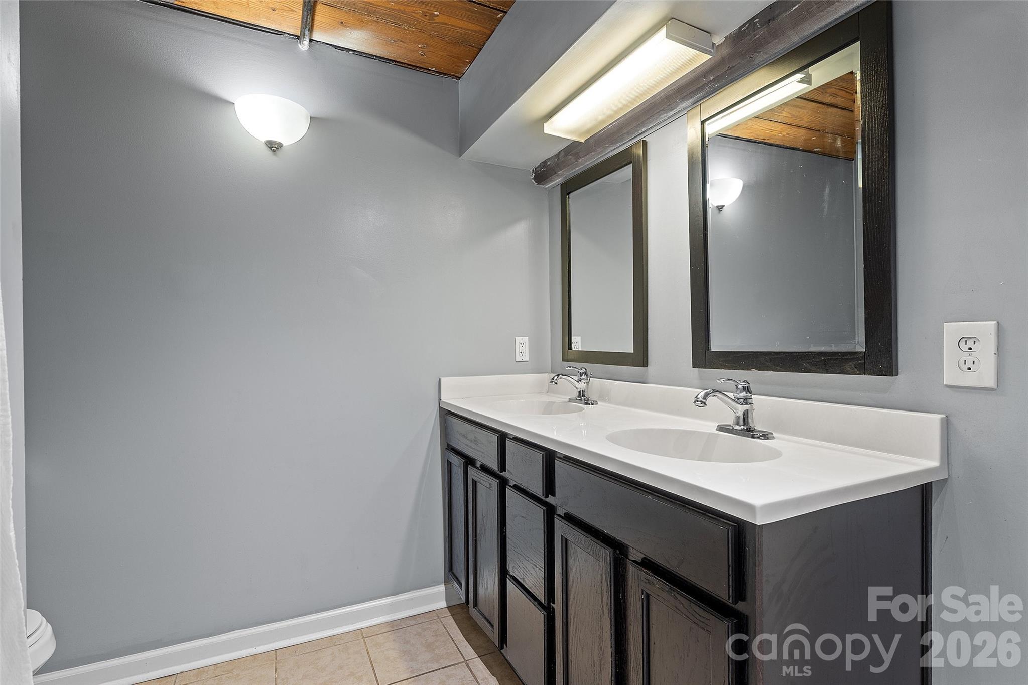 201 South Hoskins Road, Unit 230 Charlotte, NC 28208 - Photo 27 of 48