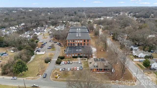 $200,000 | 201 South Hoskins Road, Unit 230, Charlotte, NC 28208