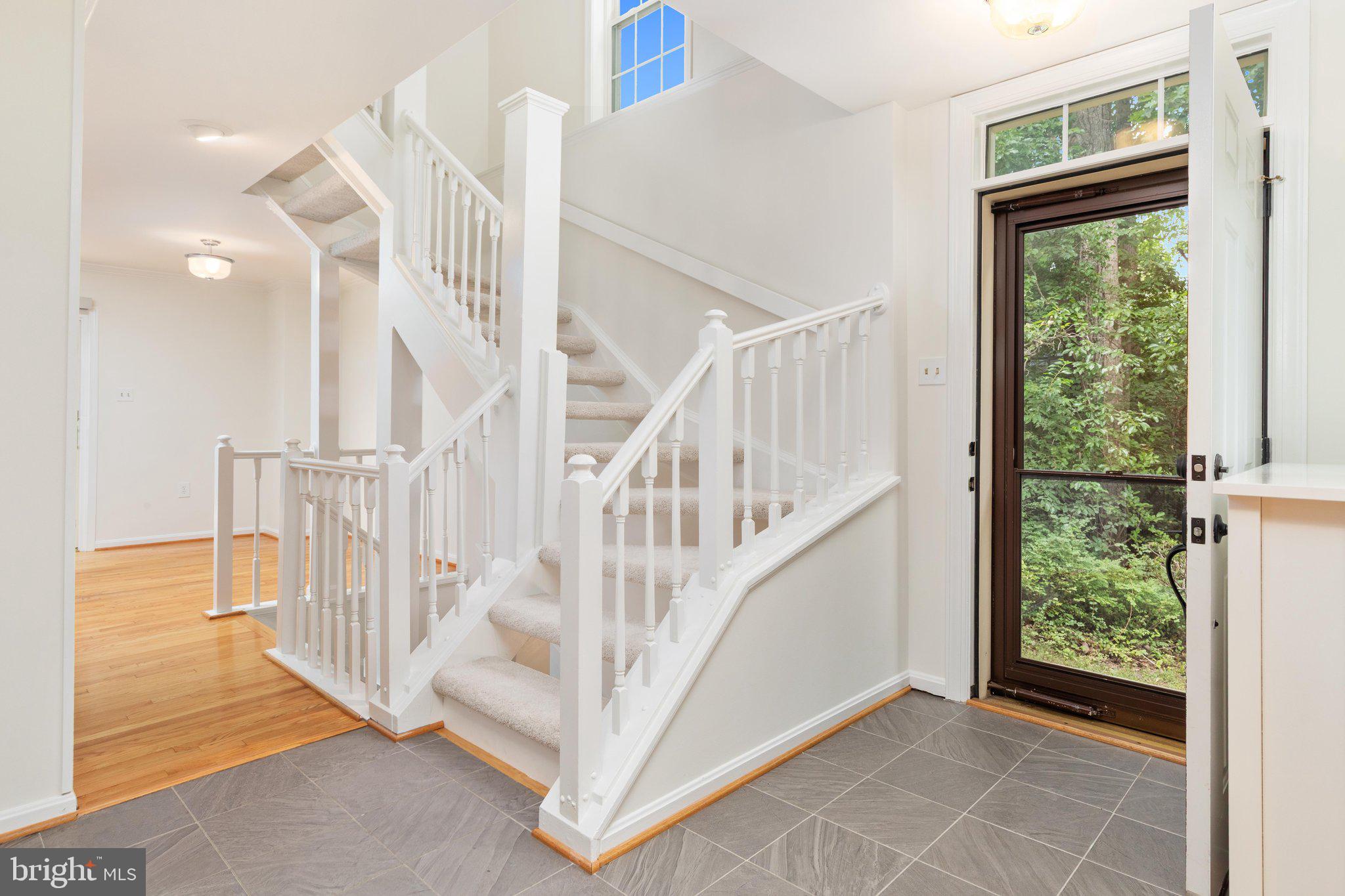 11980 Sentinel Point Court Reston, VA 20191 - Photo 3 of 70 Entrance Foyer | Main Level
