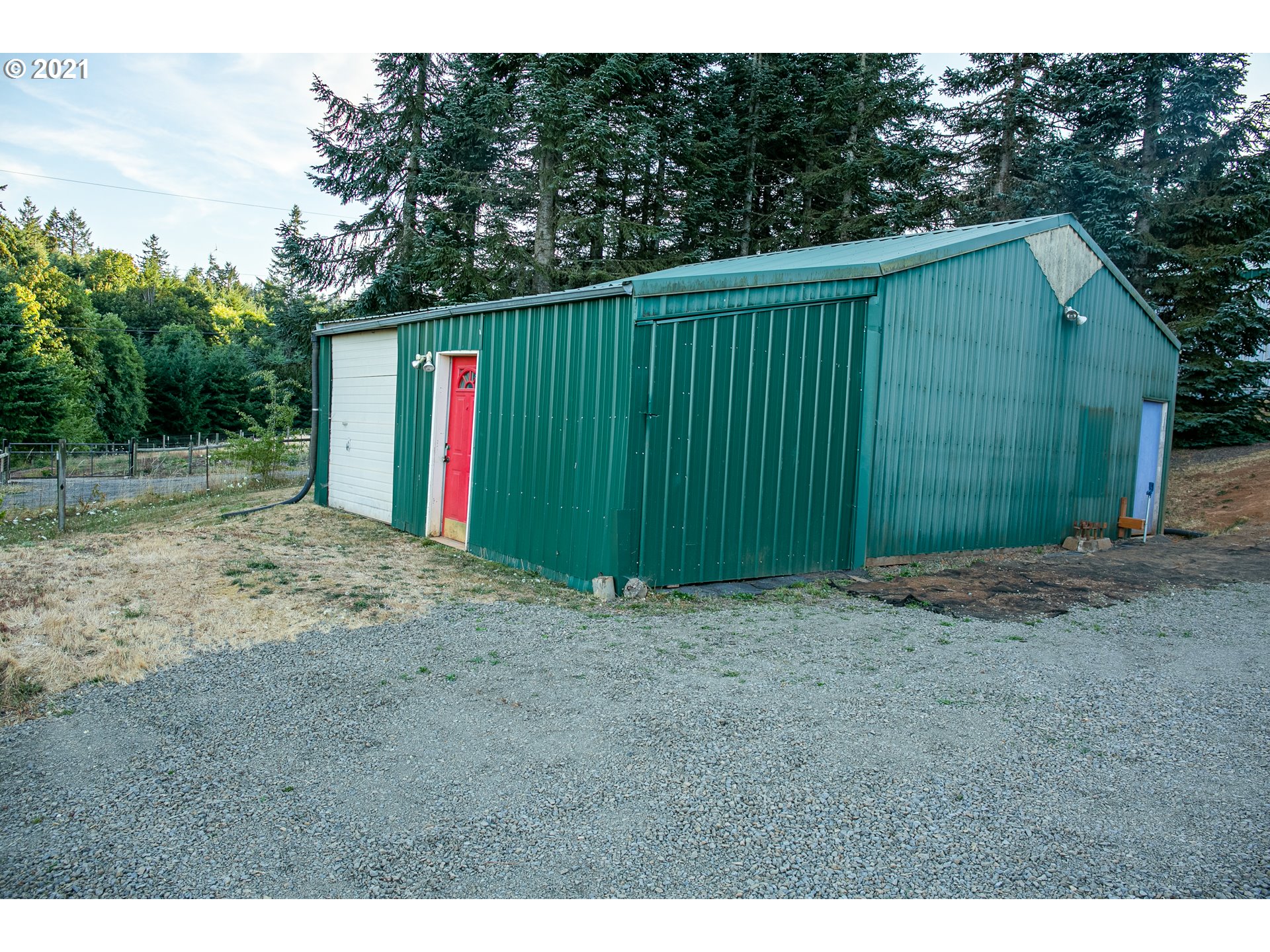 21002 Southwest McCormick Hill Road Hillsboro, OR 97123 - Photo 11 of 26 Gallery Image 11