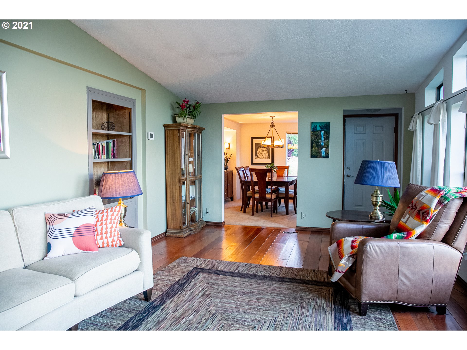 21002 Southwest McCormick Hill Road Hillsboro, OR 97123 - Photo 13 of 26 Gallery Image 13