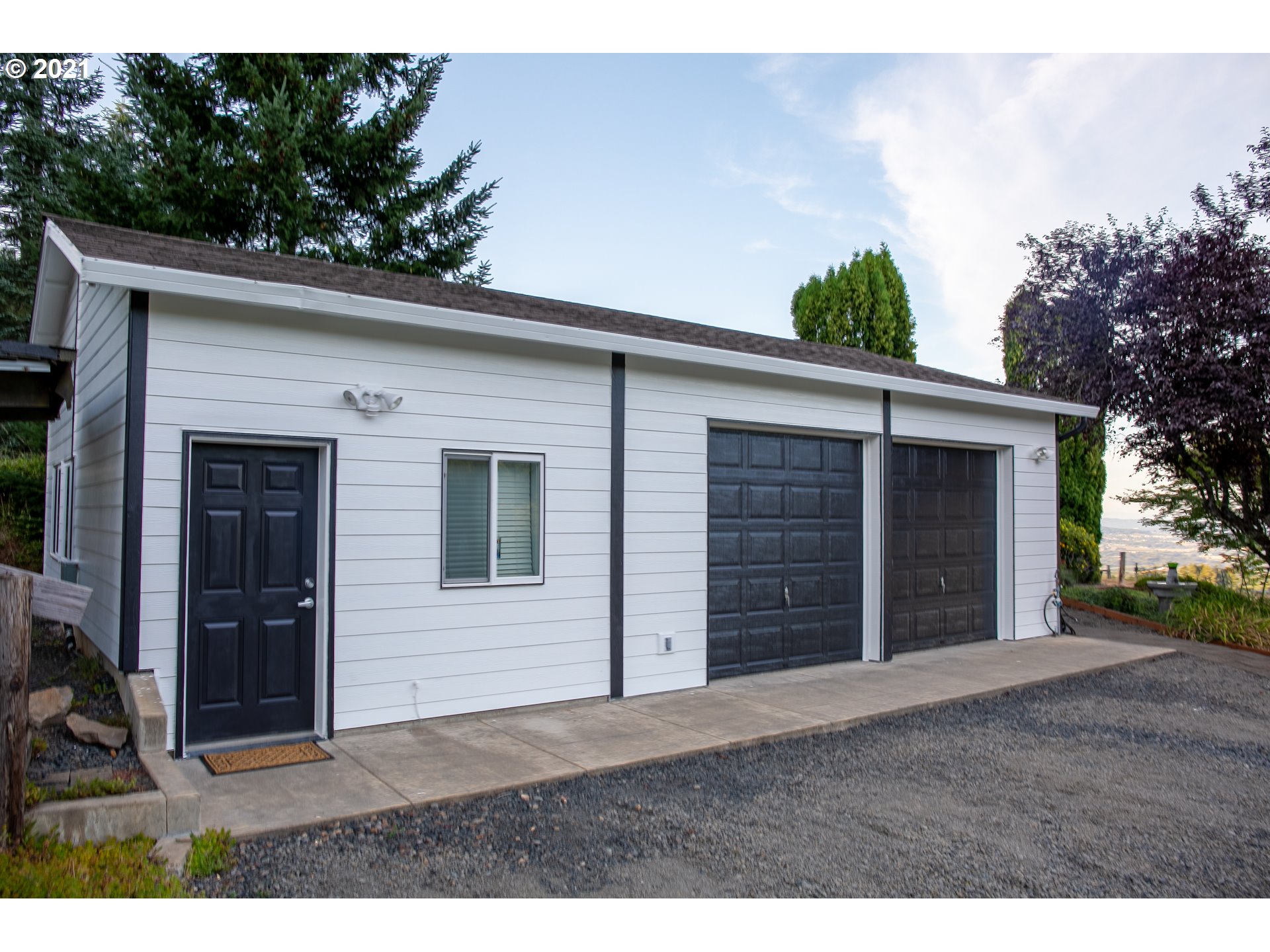 21002 Southwest McCormick Hill Road Hillsboro, OR 97123 - Photo 14 of 26 Gallery Image 14