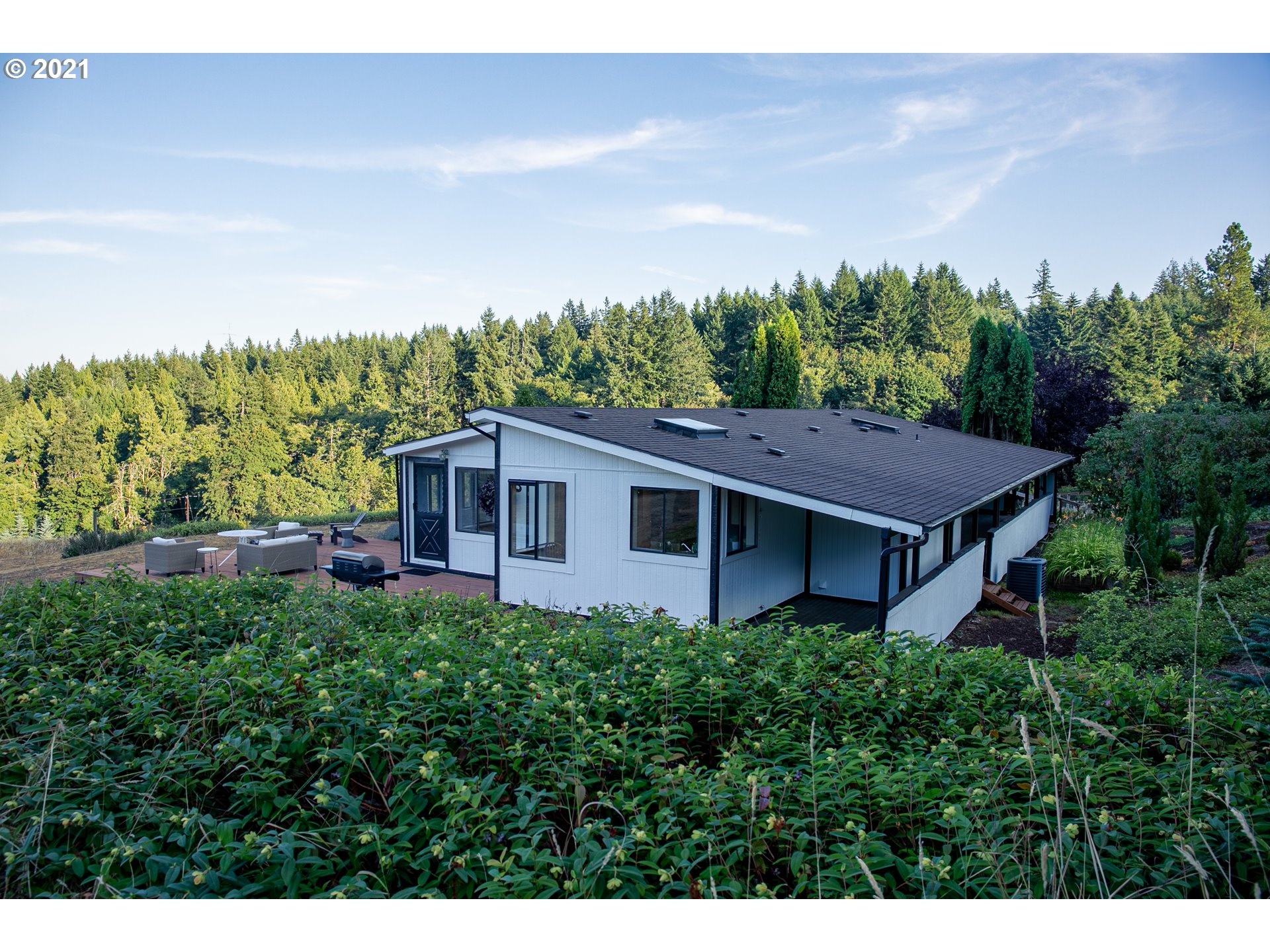 21002 Southwest McCormick Hill Road Hillsboro, OR 97123 - Photo 9 of 26 Gallery Image 9