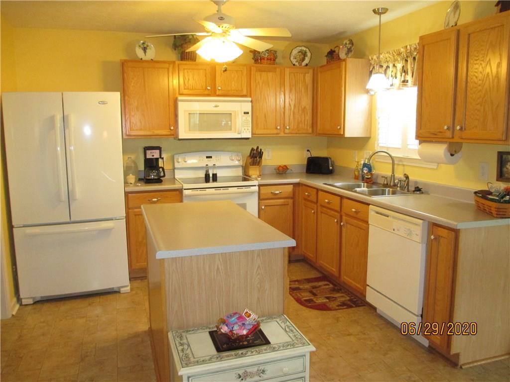1376 Fall Ridge Drive Brownsburg, IN 46112 - Photo 9 of 43 Gallery Image 9