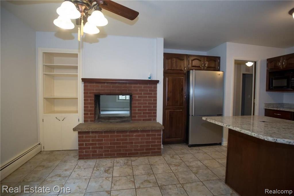 1452 Crest Road Howell, MI 48843 - Photo 7 of 33