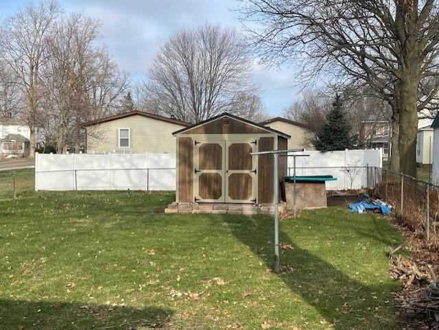 300 North Coldwater Street Fremont, IN 46737 - Photo 10 of 31