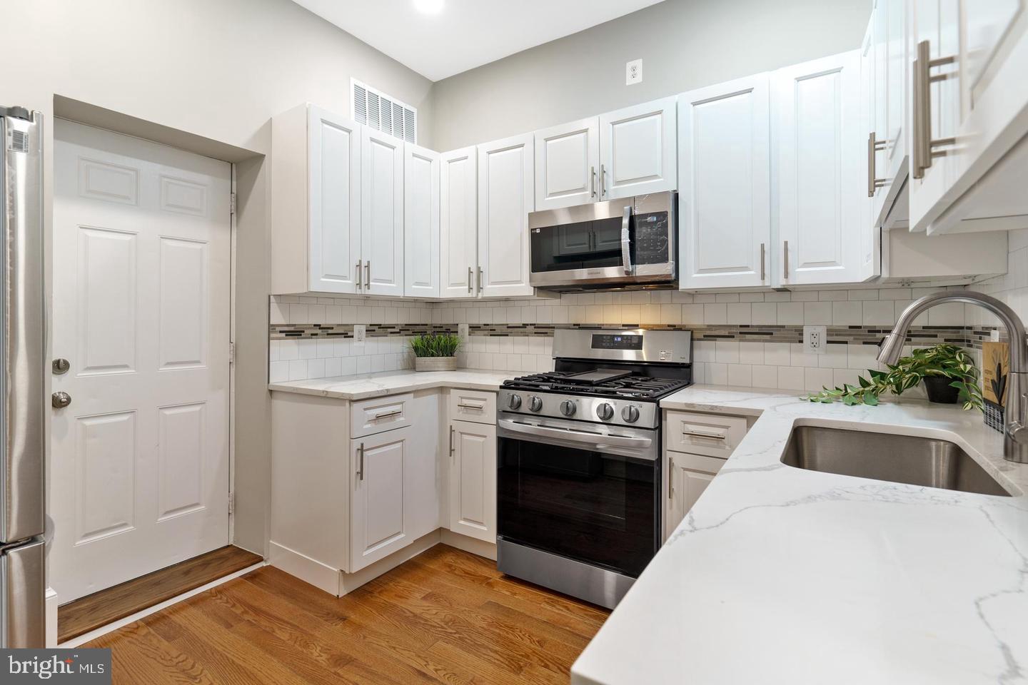 38 Rhode Island Avenue Northeast Washington, DC 20002 - Photo 5 of 42