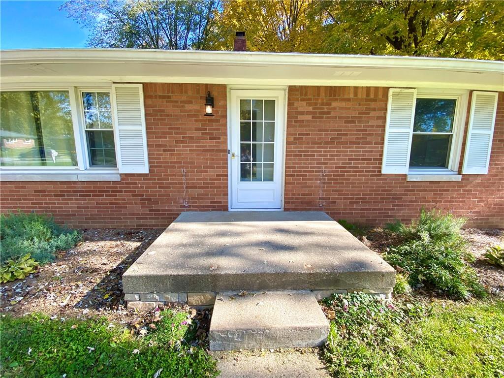 2207 Rosedale Drive Indianapolis, IN 46227 - Photo 3 of 26 Gallery Image 3