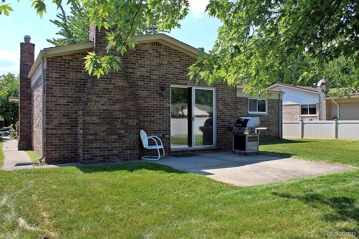 6094 Wedgewood Road Canton, MI 48187 - Photo 3 of 56 IMG_6636.JPG