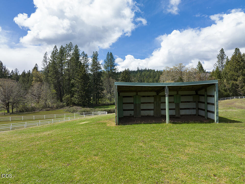 910 Reeves Creek Road Selma, OR 97538 - Photo 39 of 73