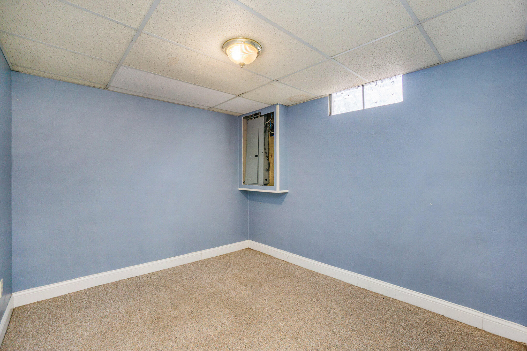 14661 Kane Road Plainwell, MI 49080 - Photo 14 of 25 Office/craft room