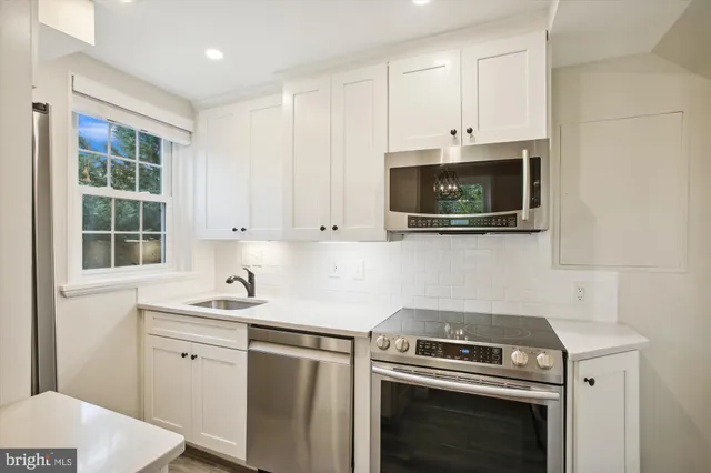 $2,600 | 2804 South Abingdon Street, Unit B, Arlington, VA 22206