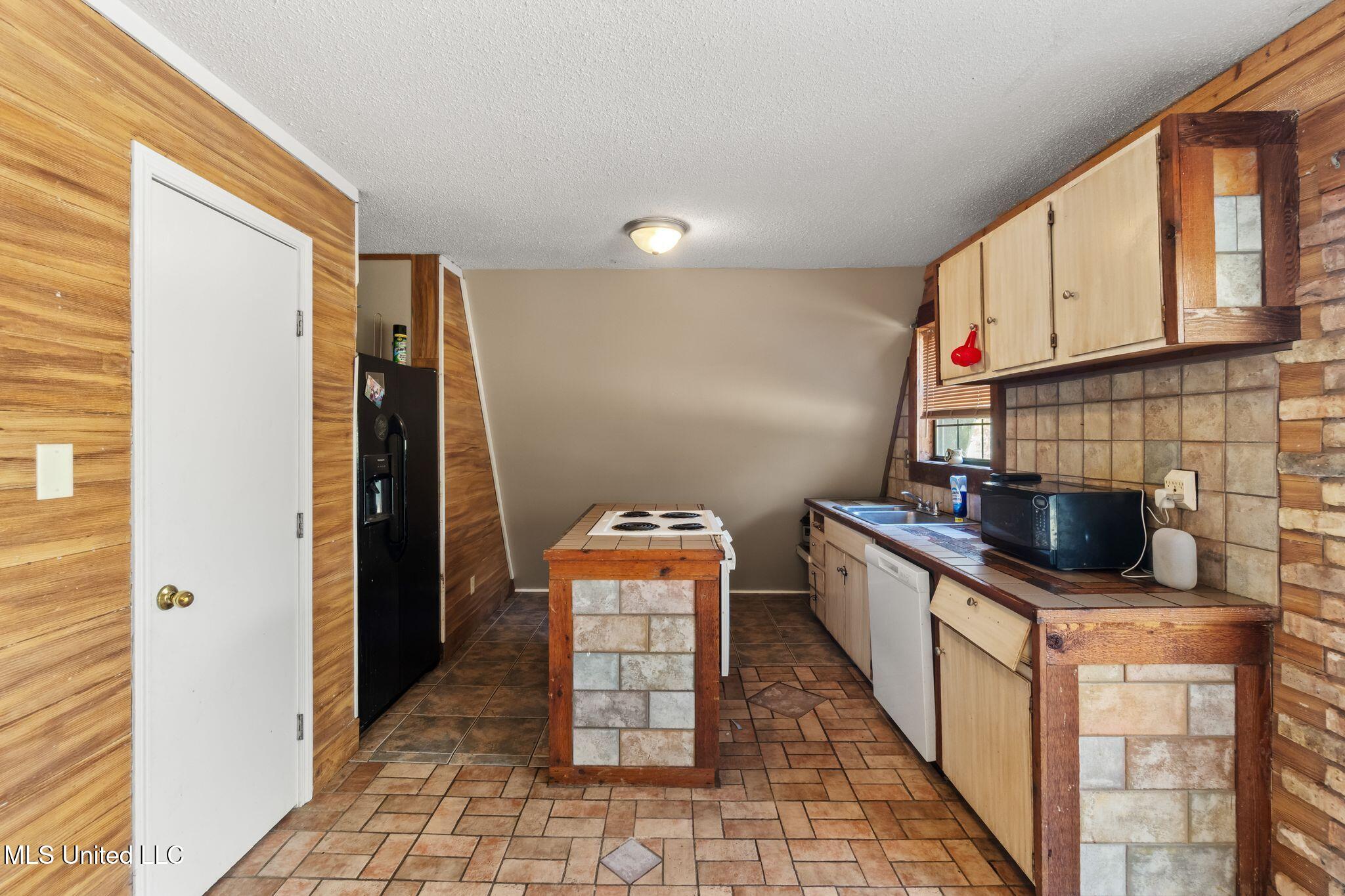 14004 Ann Road Moss Point, MS 39562 - Photo 11 of 41 14004_Ann_Rd-11