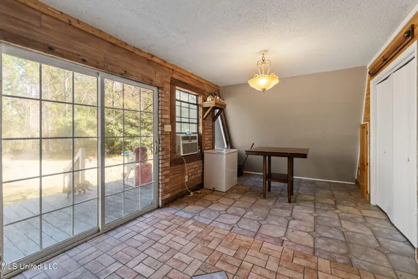 $159,900 | 14004 Ann Road, Moss Point, MS 39562