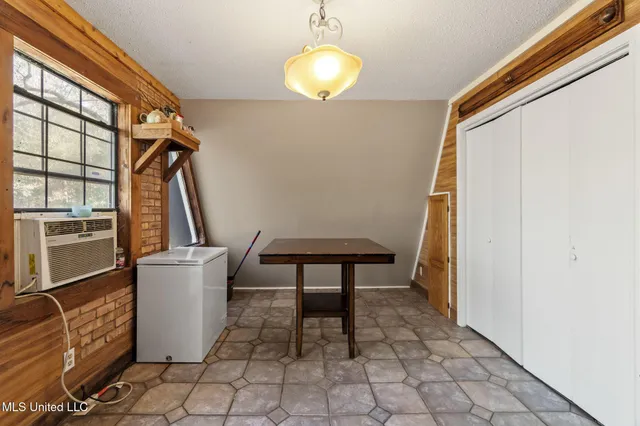 $170,000 | 14004 Ann Road, Moss Point, MS 39562