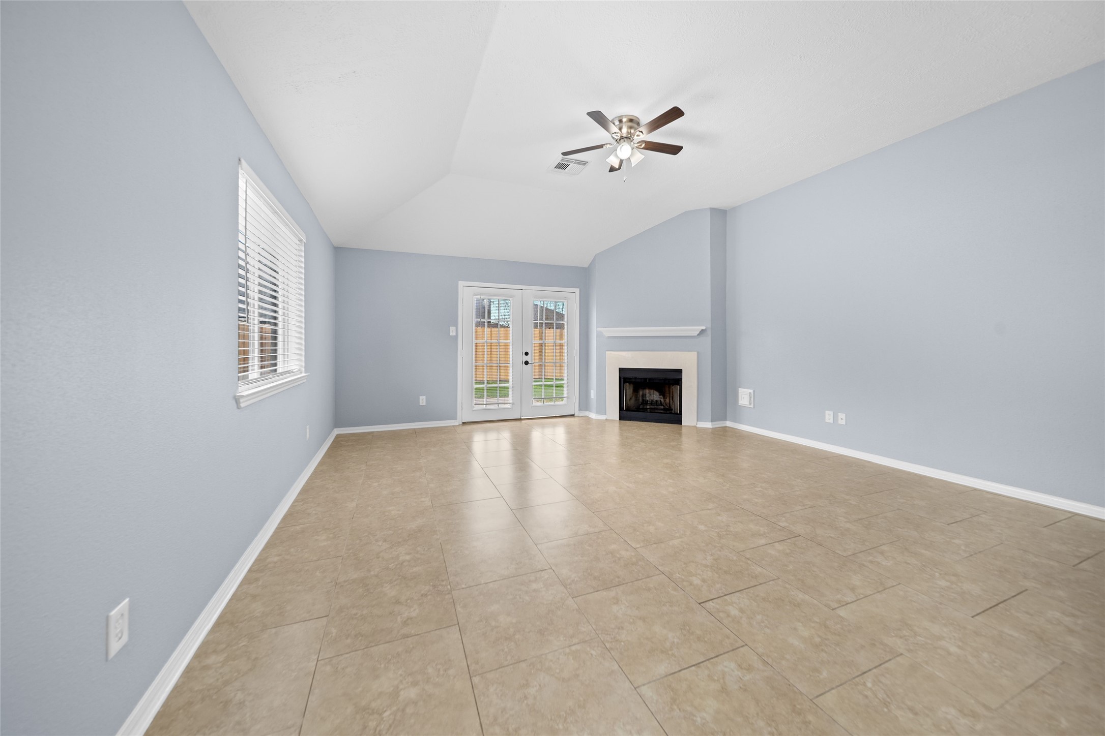 6627 Greenhouse Road Katy, TX 77449 - Photo 8 of 21 living room