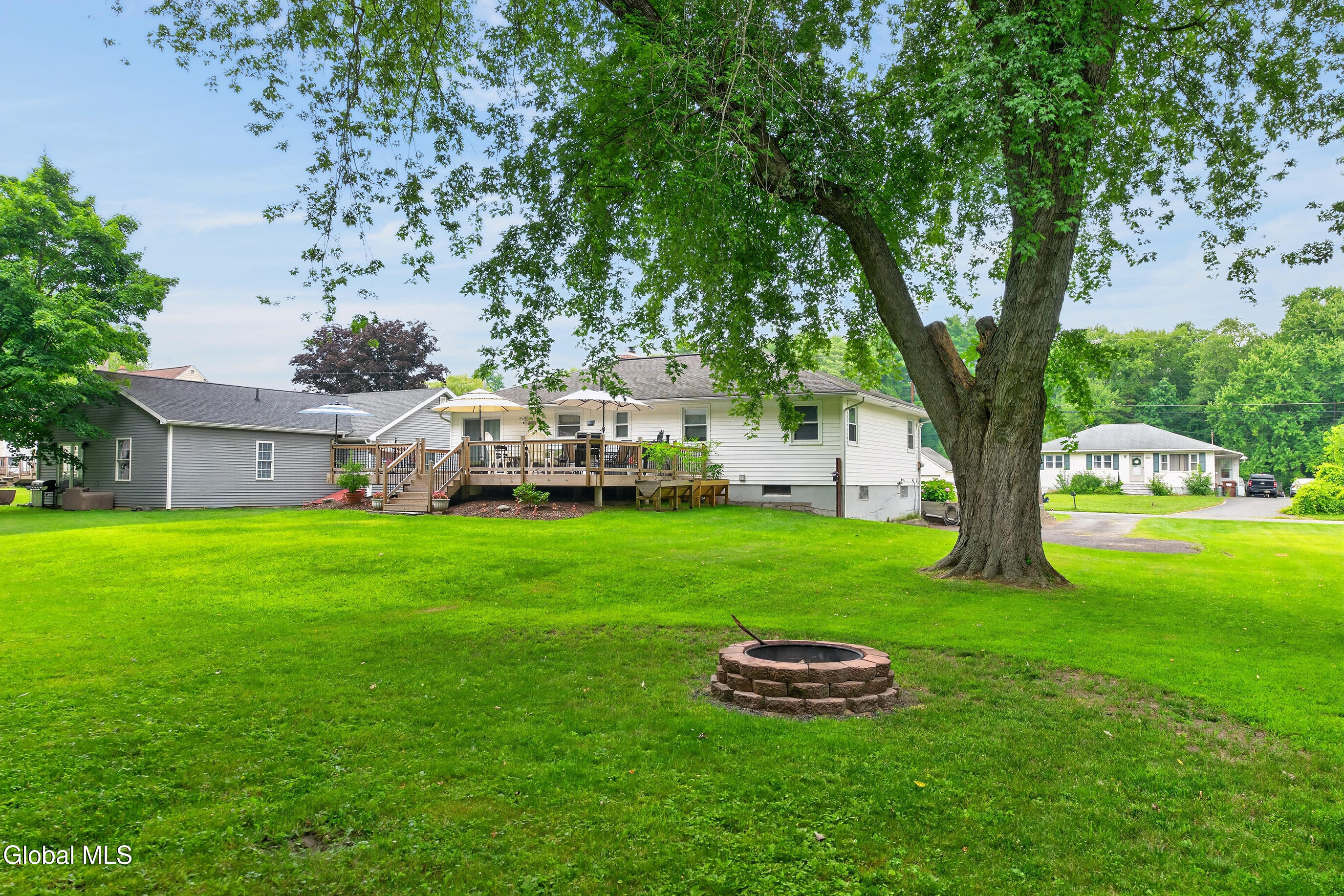 27 Asprion Road Bethlehem, NY 12077 - Photo 26 of 30 004-27-Asprion-Road-Glenmont-NY-12077
