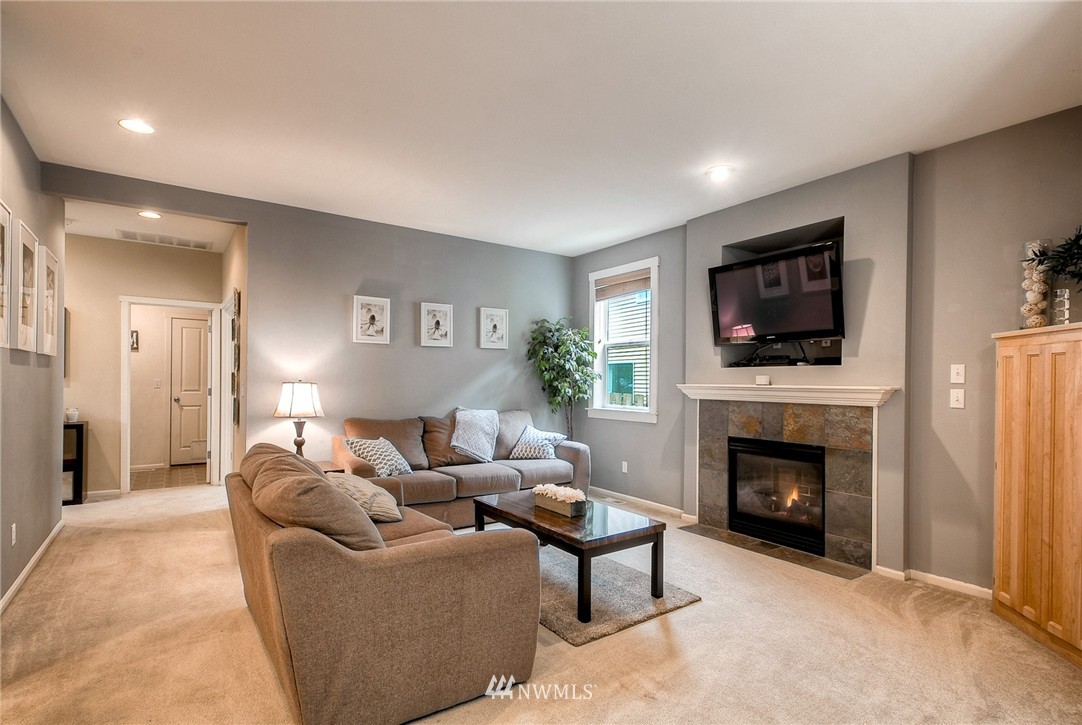 27352 Maple Ridge Way Southeast Maple Valley, WA 98038 - Photo 12 of 25