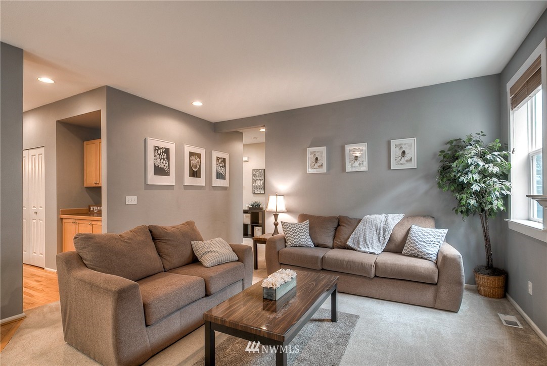 27352 Maple Ridge Way Southeast Maple Valley, WA 98038 - Photo 13 of 25